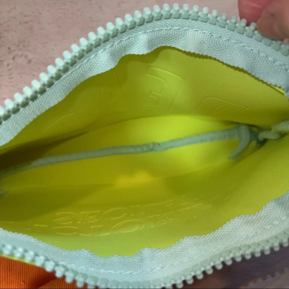 Victoria’s Secret Beach Bag - neon yellow - NWOT - Picture 4 of 10